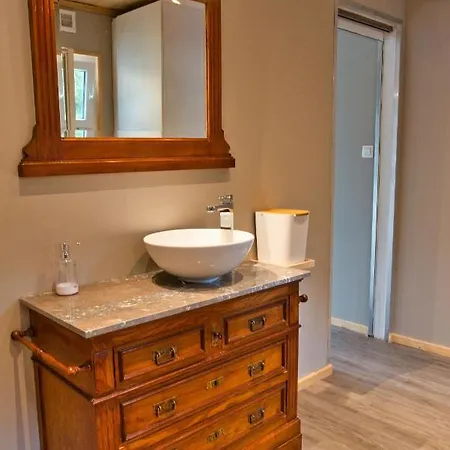 Le De L'écurie Des Saules